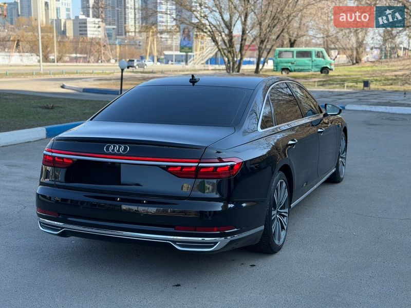 Седан Audi A8 2018 в Києві