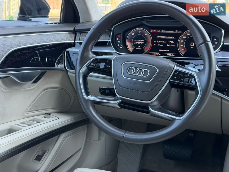 Седан Audi A8 2018 в Києві