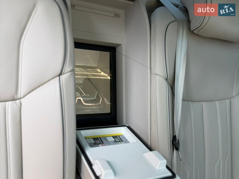 Седан Audi A8 2018 в Києві
