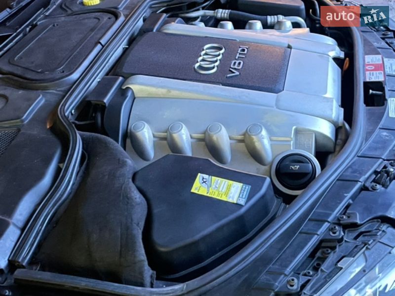 Седан Audi A8 2004 в Днепре