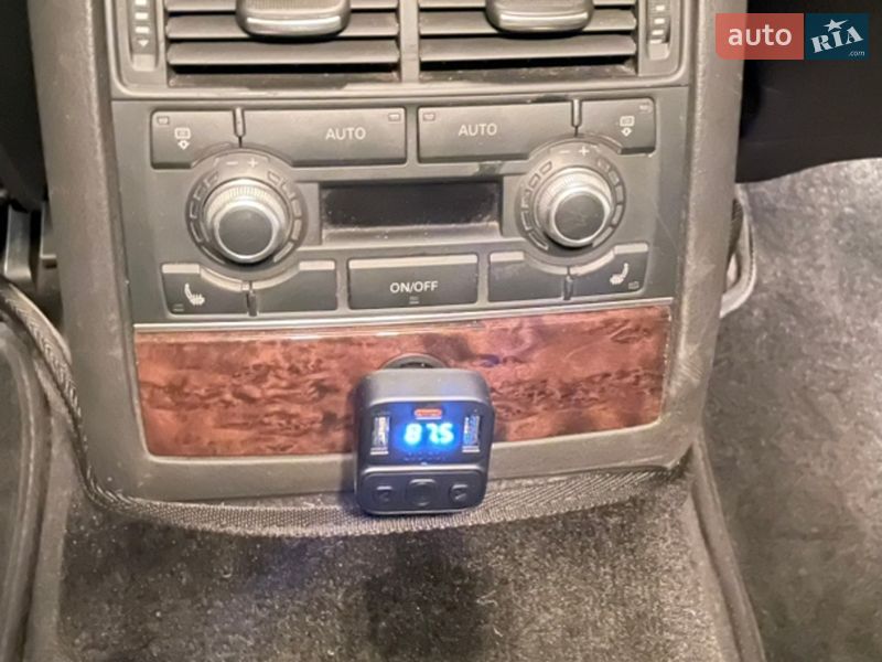 Седан Audi A8 2004 в Днепре