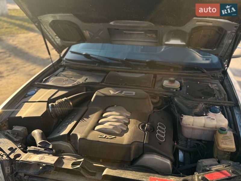 Седан Audi A8 1998 в Василькові