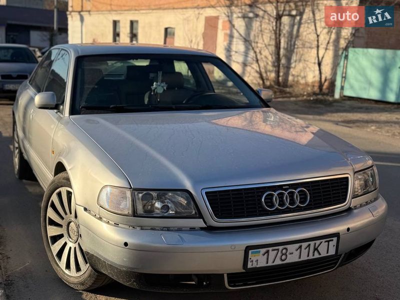 Седан Audi A8 1998 в Василькові