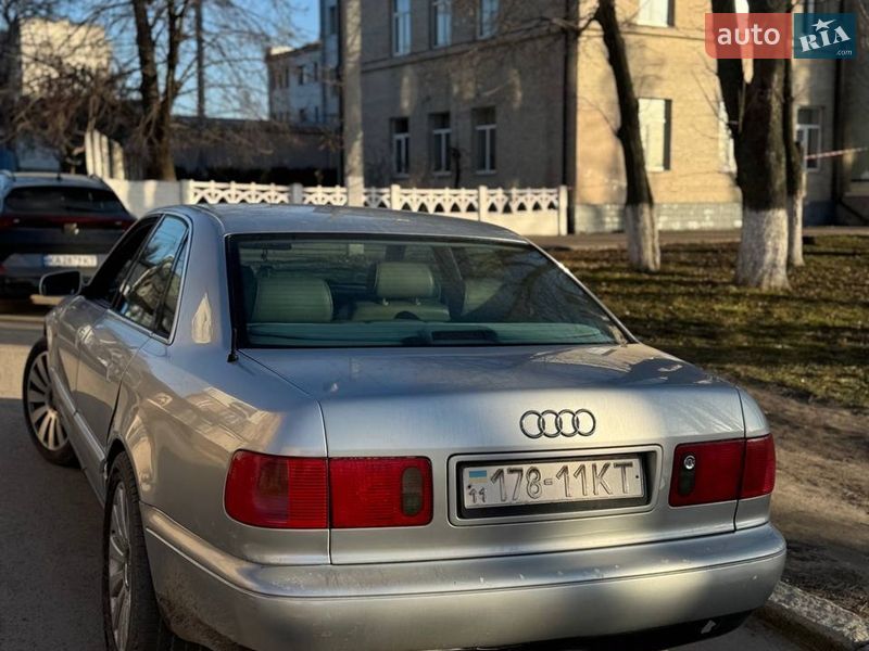 Седан Audi A8 1998 в Василькові