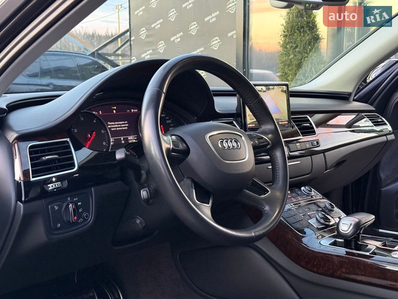 Седан Audi A8 2017 в Харкові