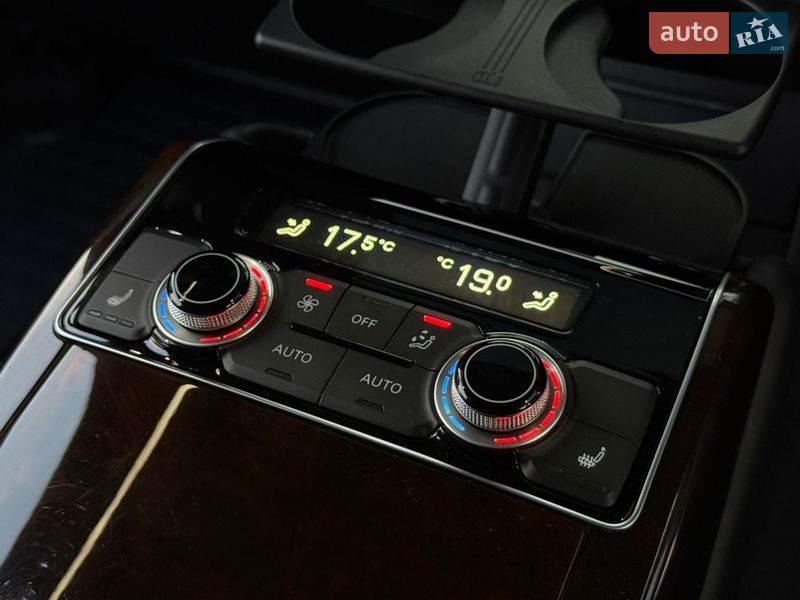 Седан Audi A8 2017 в Харкові