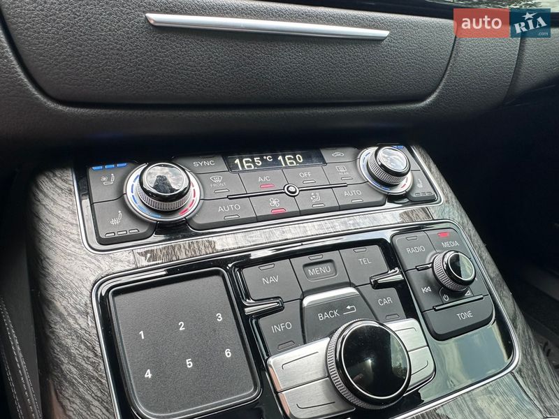 Седан Audi A8 2015 в Луцьку