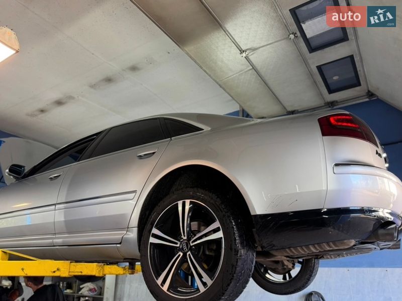 Седан Audi A8 2006 в Киеве