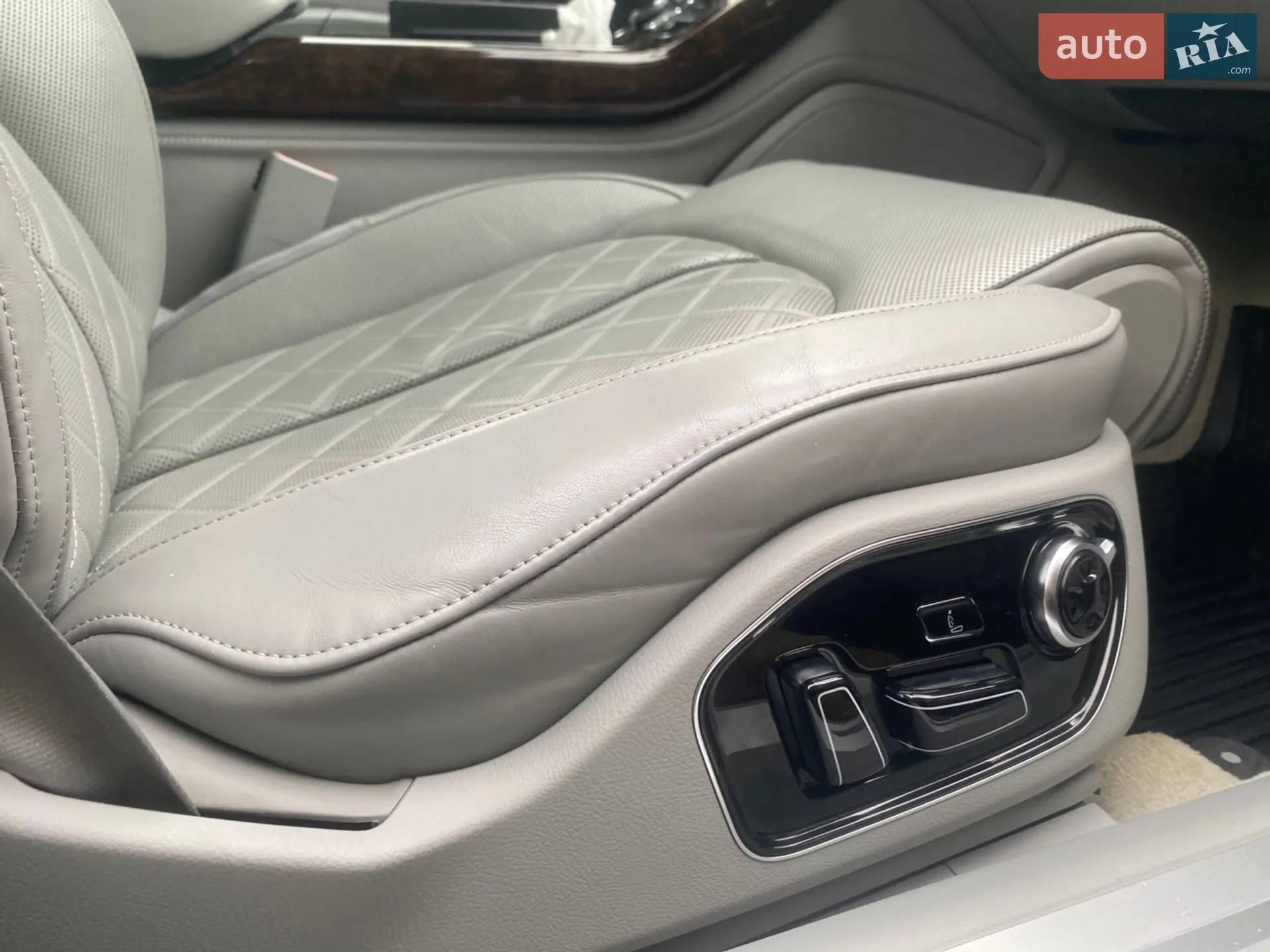 2015 Audi A8 - мініатюра 27