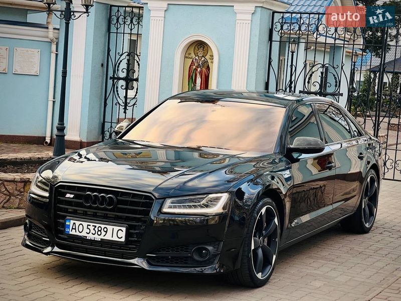 Седан Audi A8 2015 в Киеве