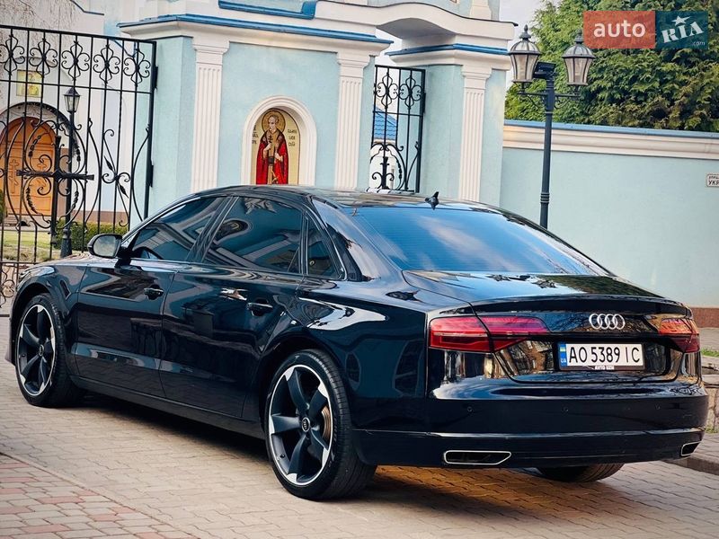 Седан Audi A8 2015 в Киеве