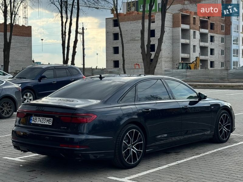 Седан Audi A8 2021 в Виннице