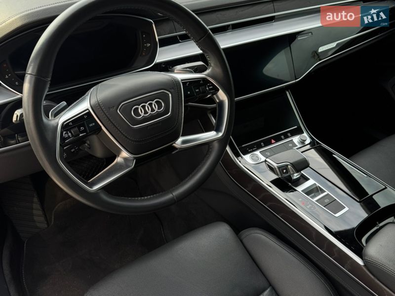 Седан Audi A8 2021 в Виннице