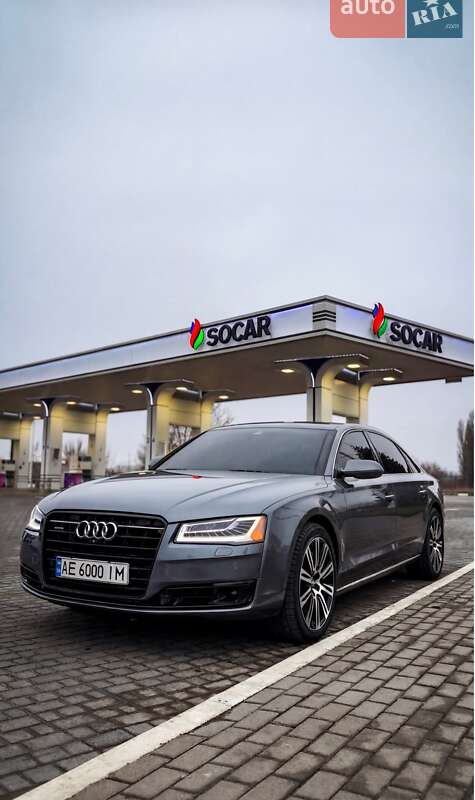 Седан Audi A8 2015 в Одесі