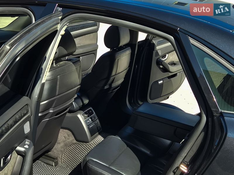 Седан Audi A8 2004 в Львове