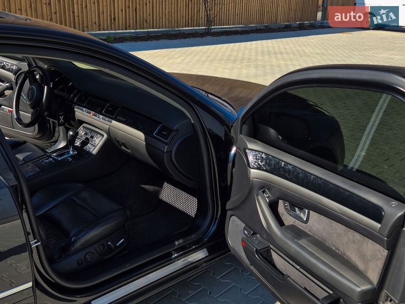 Седан Audi A8 2004 в Львове