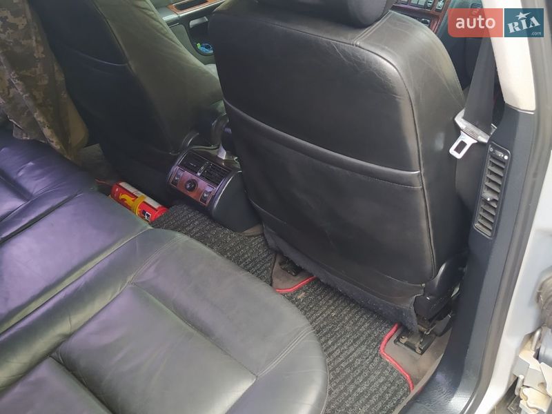 Седан Audi A8 1997 в Чернівцях