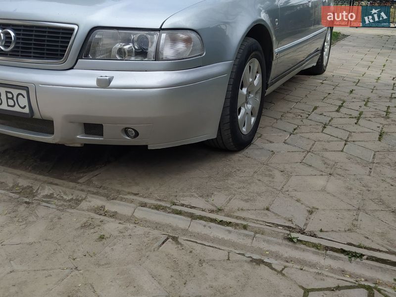 Седан Audi A8 1997 в Черновцах