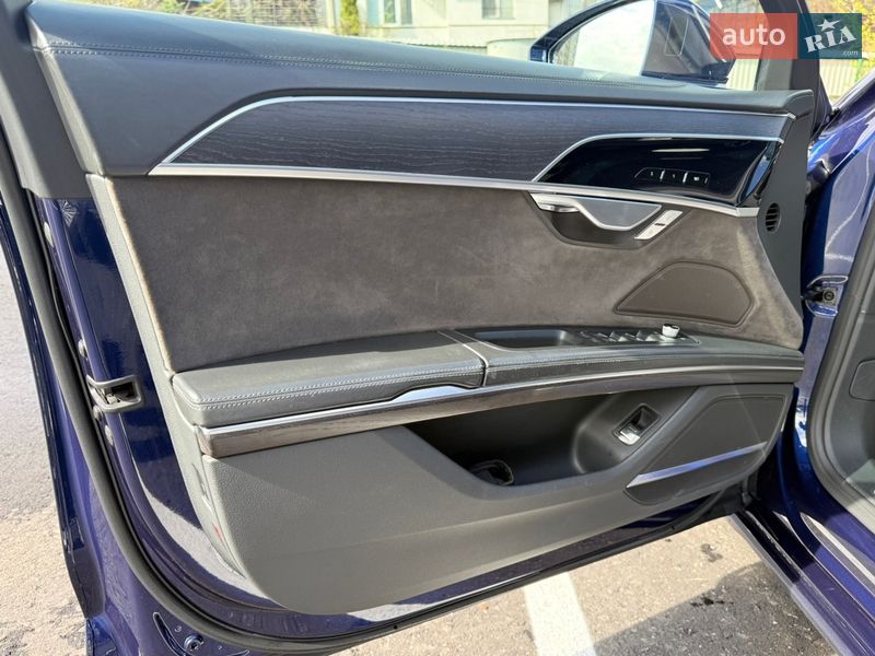Седан Audi A8 2018 в Києві фото 33 Седан Audi A8 2018 в Києві