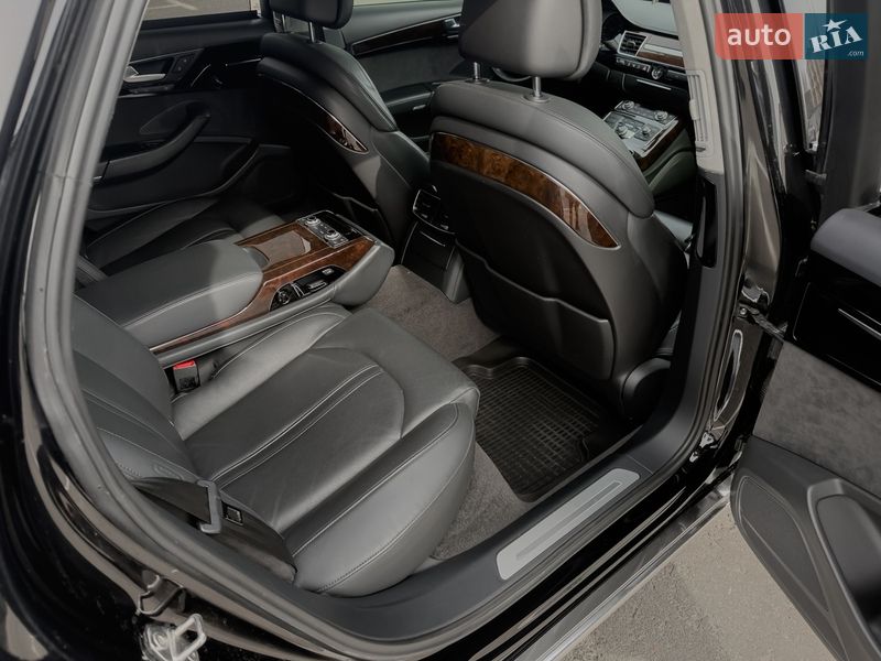 Седан Audi A8 2014 в Киеве