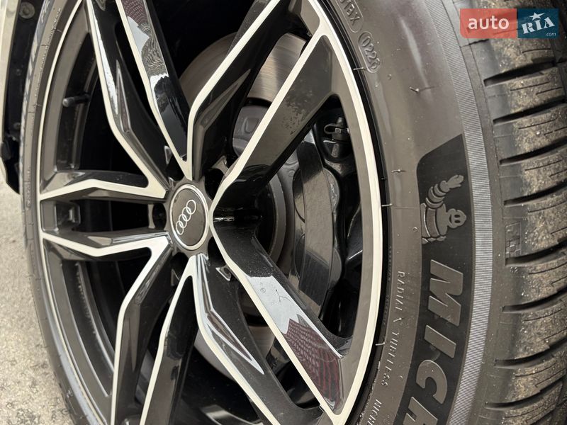Седан Audi A8 2020 в Києві