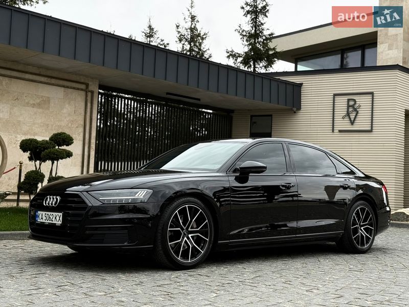 Седан Audi A8 2021 в Львове