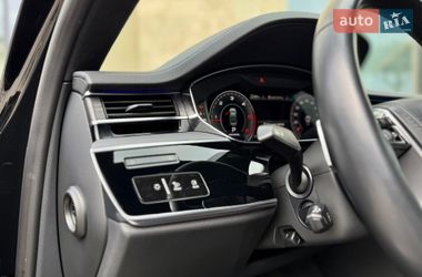 Седан Audi A8 2021 в Львове
