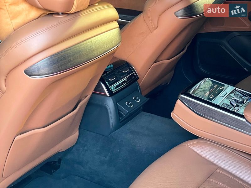 Седан Audi A8 2021 в Києві