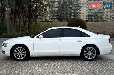 Седан Audi A8 2012 в Днепре