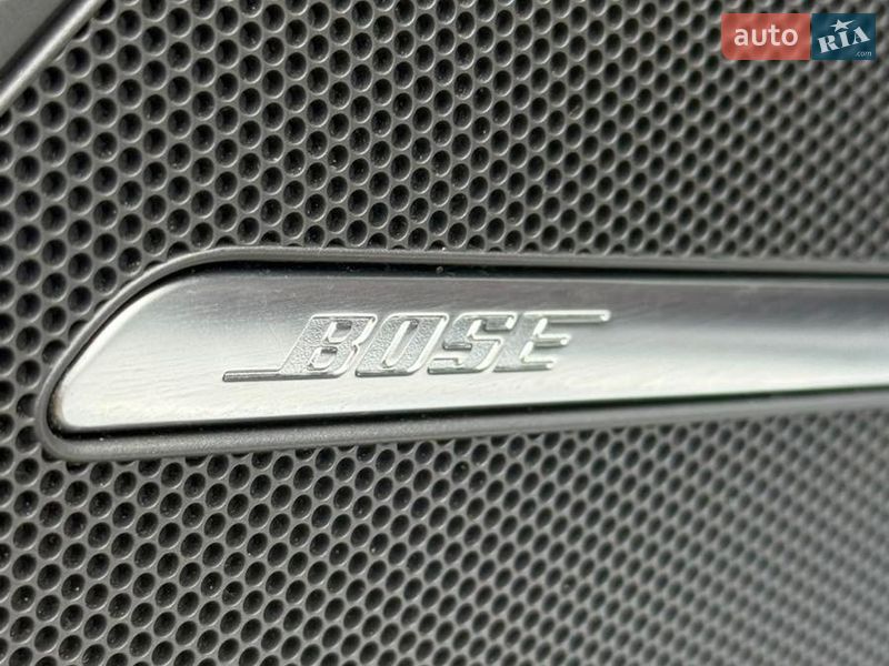 Седан Audi A8 2012 в Днепре