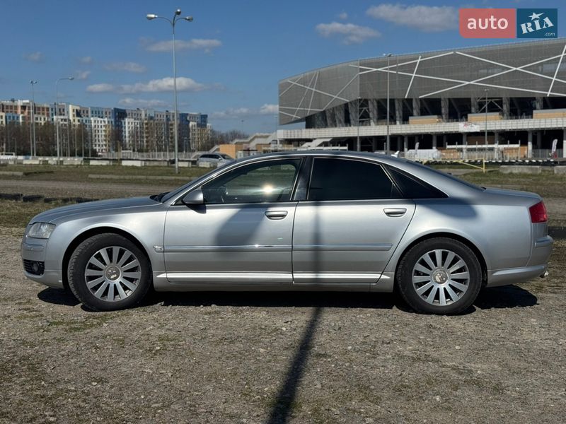 Седан Audi A8 2007 в Львові