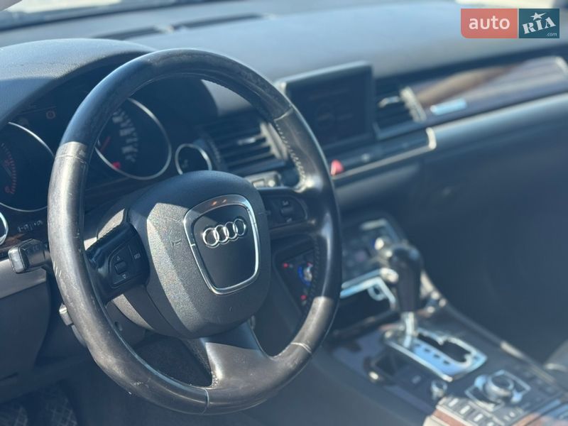 Седан Audi A8 2007 в Львові
