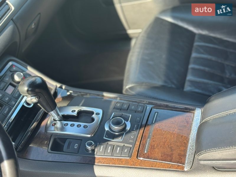 Седан Audi A8 2007 в Львові