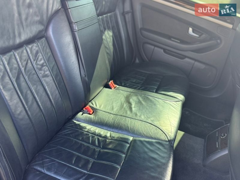 Седан Audi A8 2007 в Львові