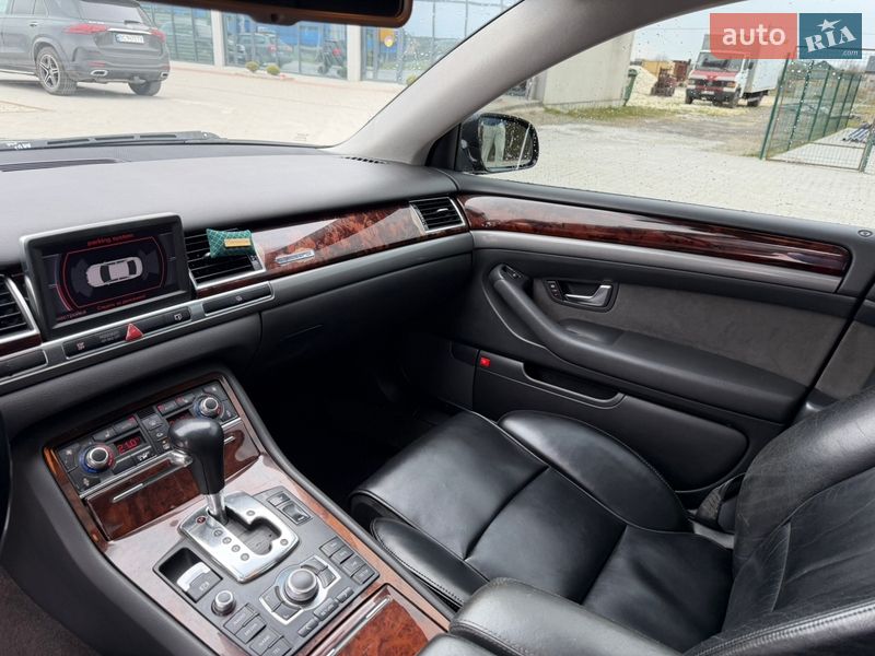 Седан Audi A8 2004 в Львові