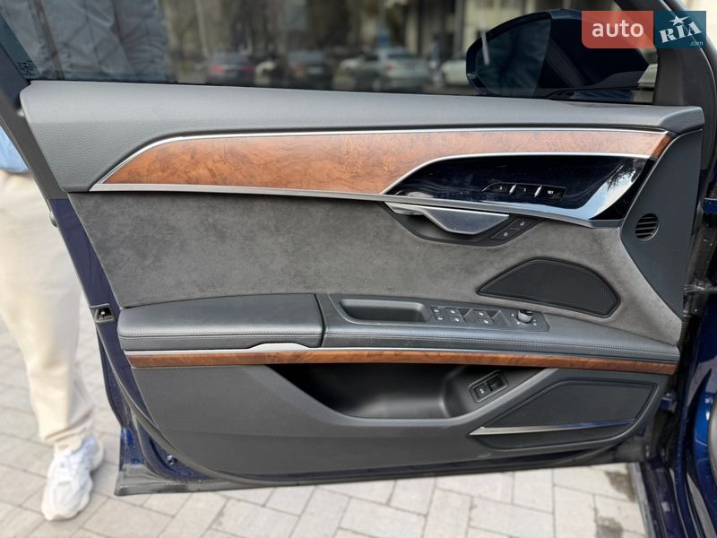 Седан Audi A8 2020 в Киеве фото 17 Седан Audi A8 2020 в Киеве