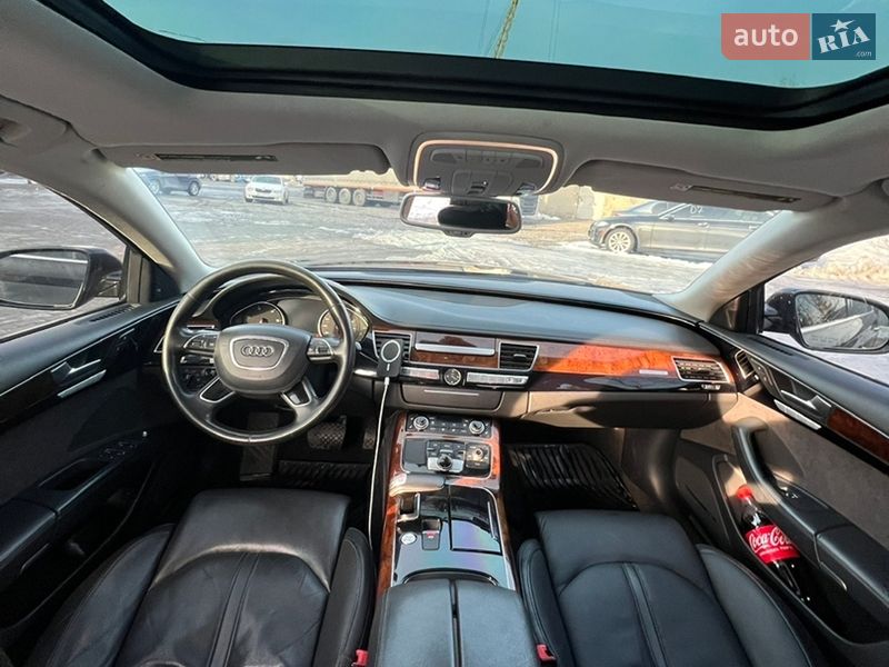Седан Audi A8 2013 в Костополе