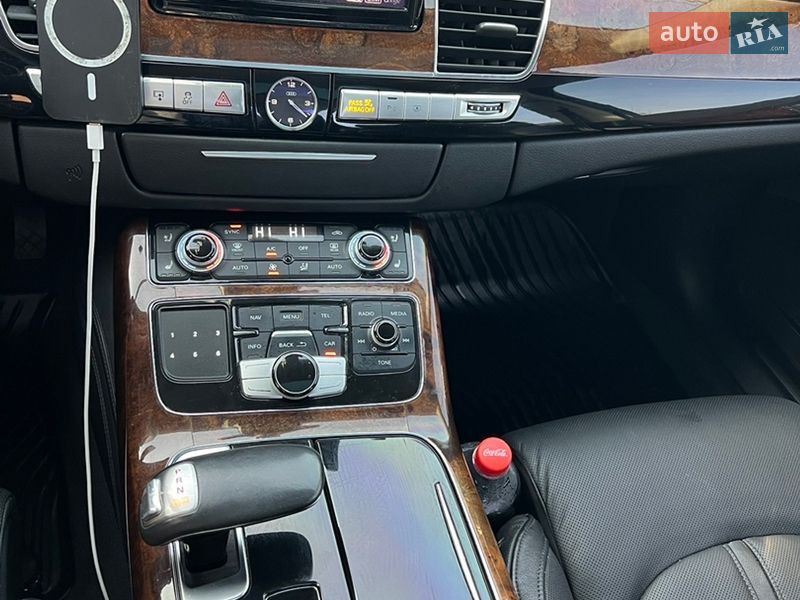 Седан Audi A8 2013 в Костополе