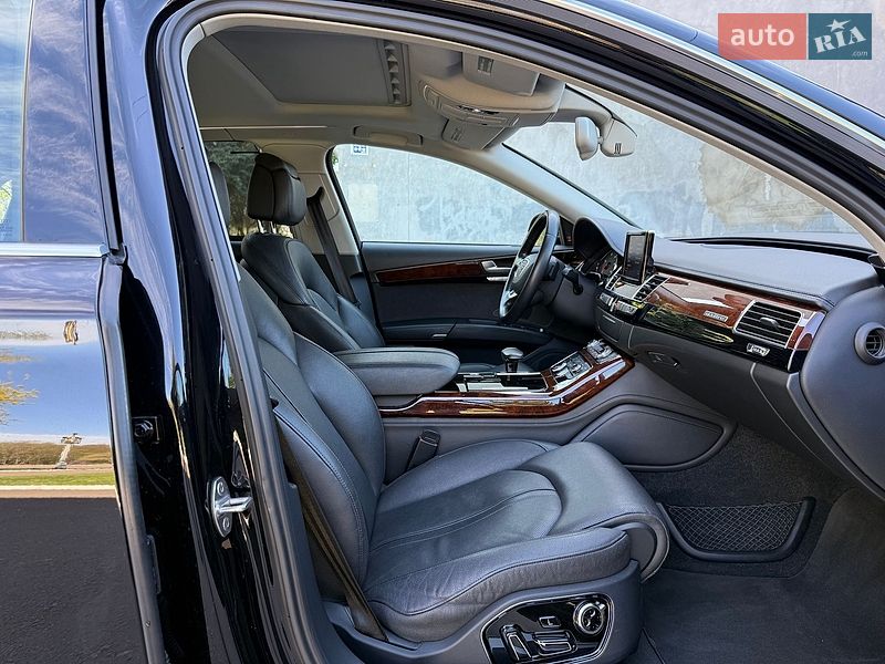 Седан Audi A8 2013 в Рівному