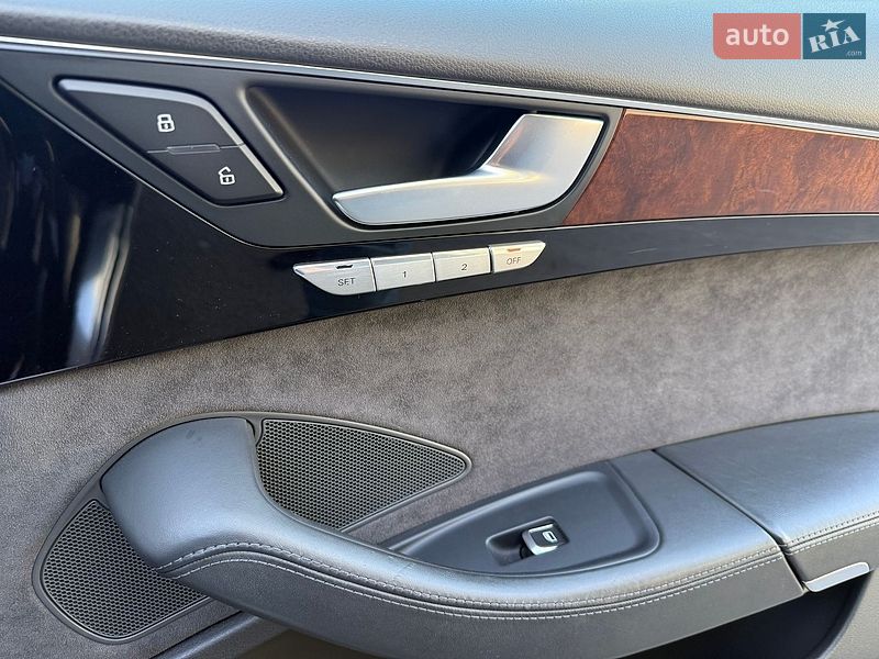 Седан Audi A8 2013 в Рівному