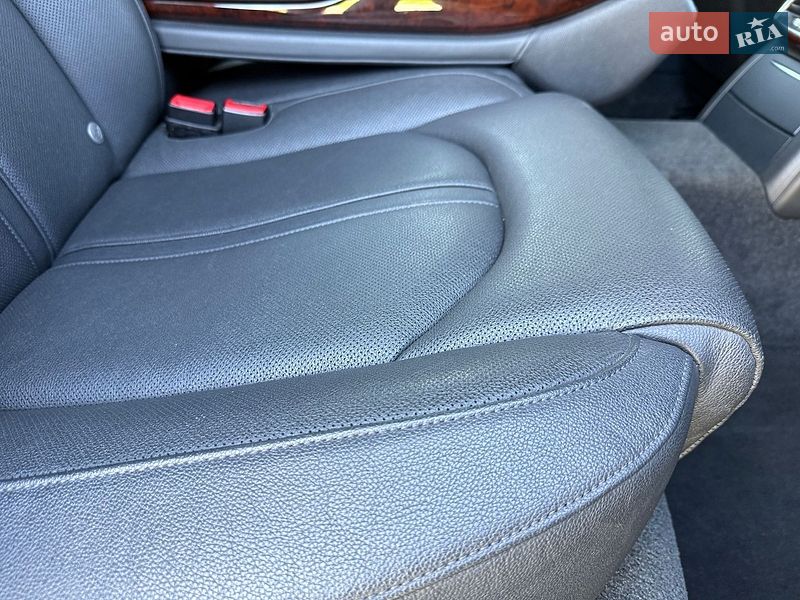 Седан Audi A8 2013 в Рівному