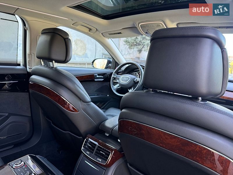 Седан Audi A8 2013 в Рівному