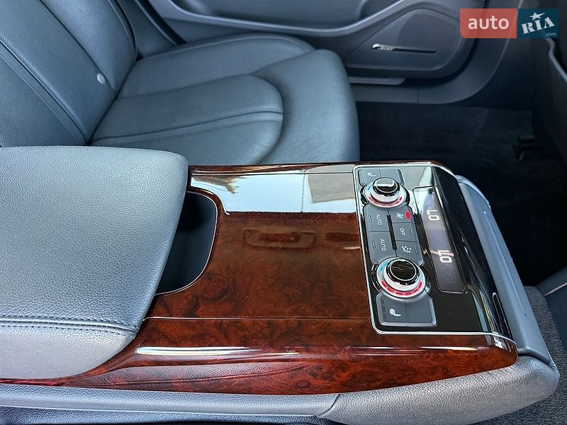 Седан Audi A8 2013 в Рівному