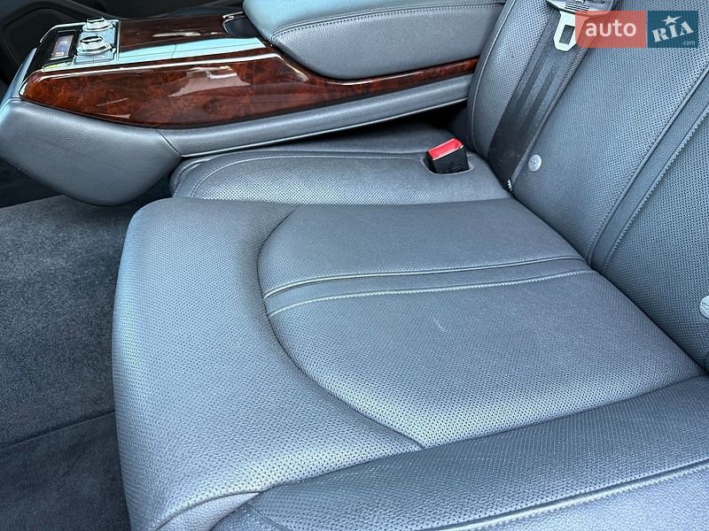 Седан Audi A8 2013 в Рівному