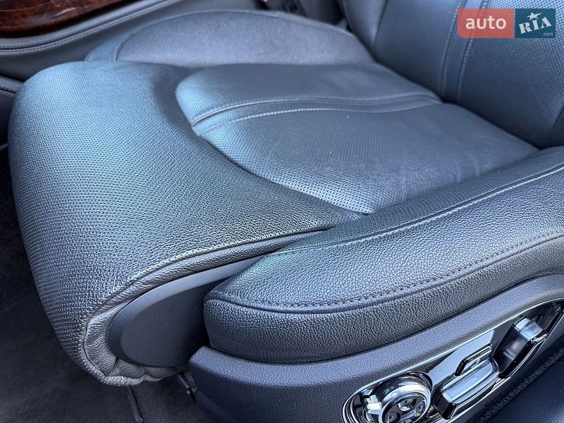 Седан Audi A8 2013 в Рівному