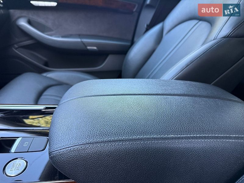 Седан Audi A8 2013 в Рівному