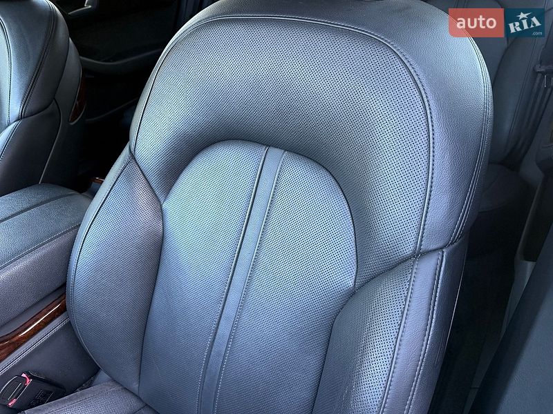 Седан Audi A8 2013 в Рівному