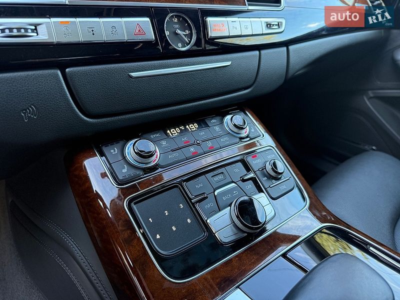 Седан Audi A8 2013 в Рівному