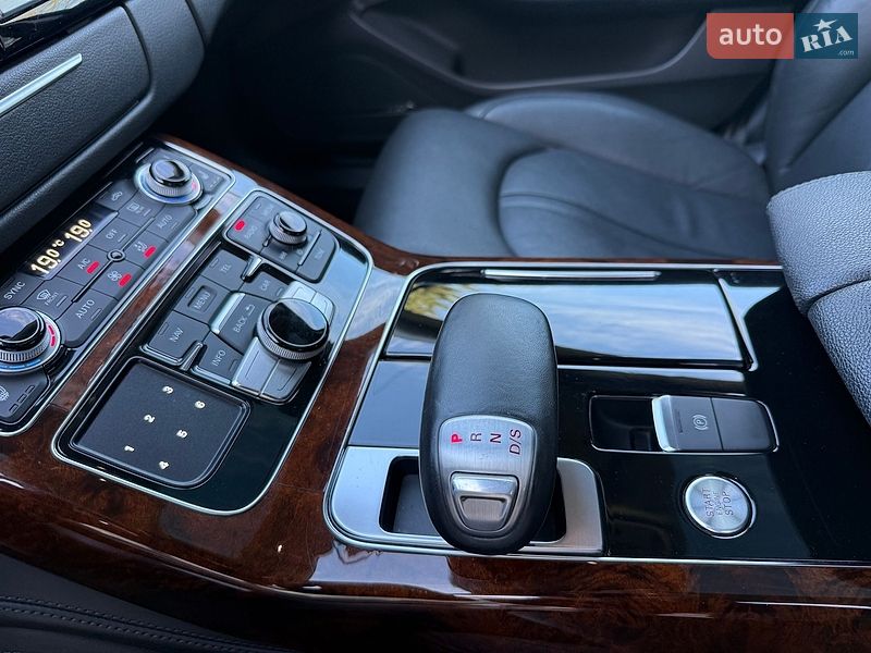 Седан Audi A8 2013 в Рівному
