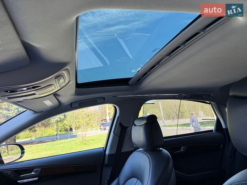 Седан Audi A8 2013 в Рівному